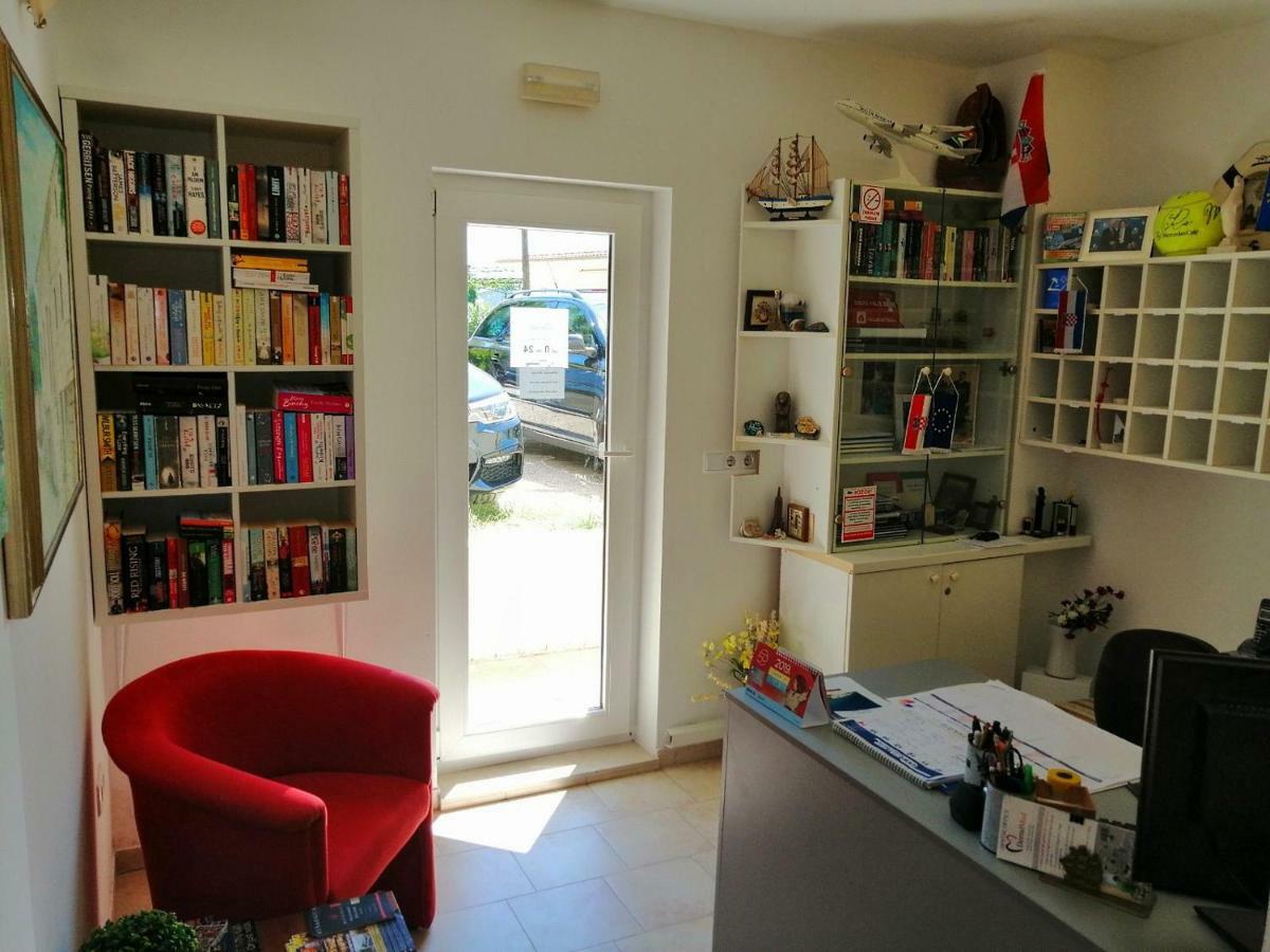 Marusici  Apartments Villa Jadranka מראה חיצוני תמונה